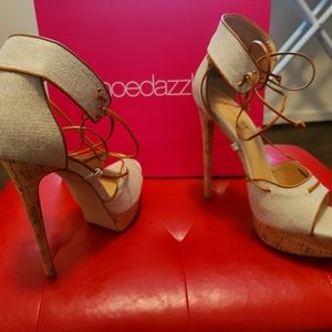 ***BRAND NEW*** Never Worn ShoeDazzle Heels